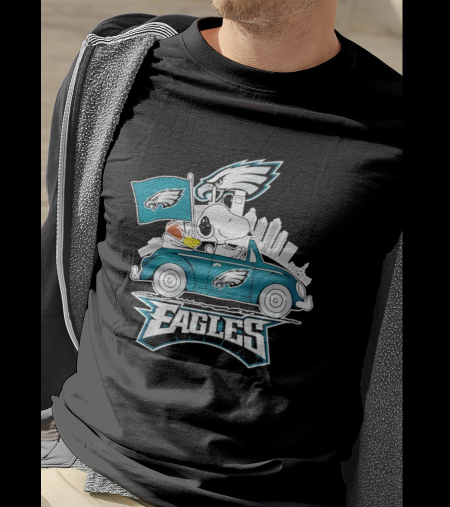 Philadelphia Eagles Snoopy Woodstock Driving Car Football Logo Fan Art T-Shirt