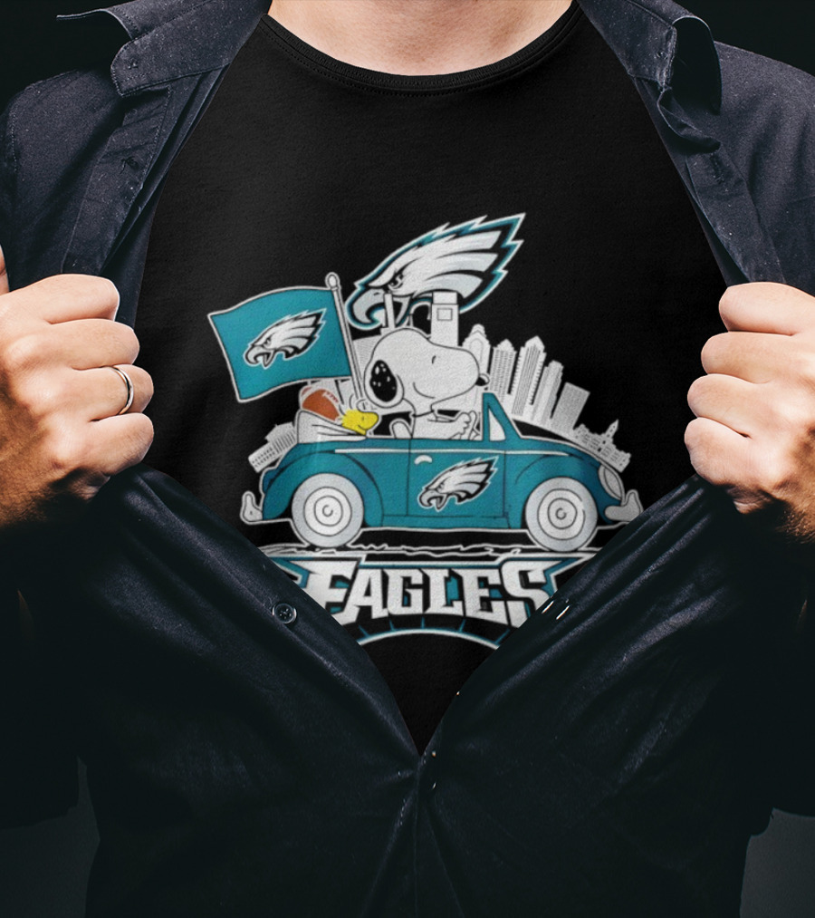 Philadelphia Eagles Snoopy Woodstock Driving Car Football Logo Fan Art T-Shirt
