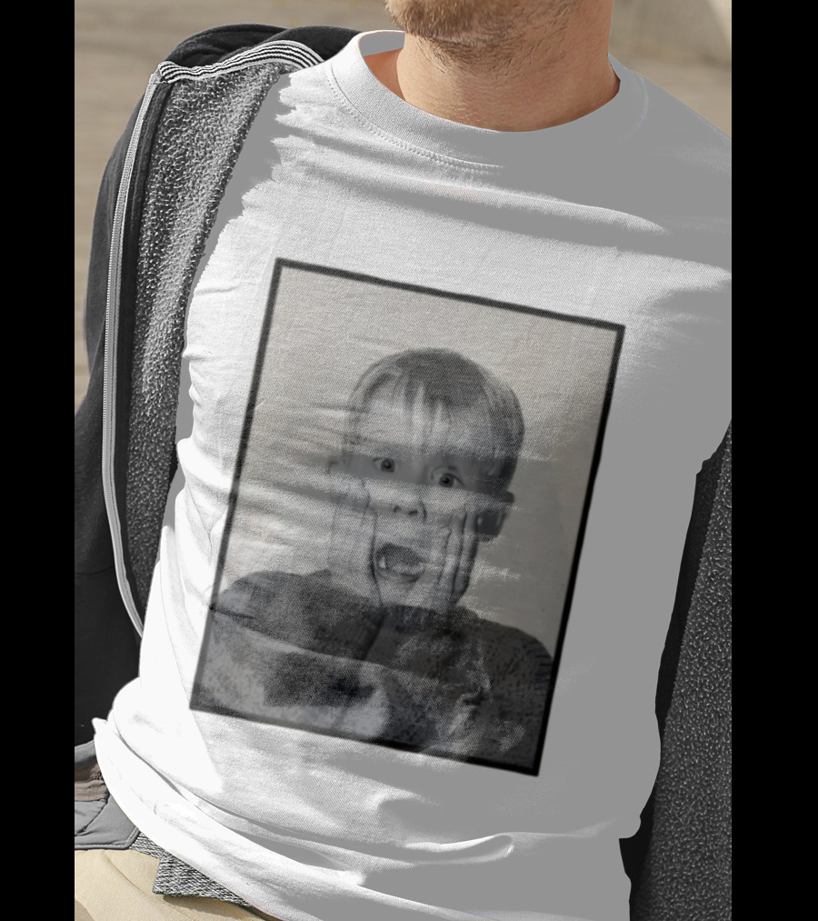 Home Alone Kevin McCallister Hands On Face Iconic Christmas Scene T-Shirt