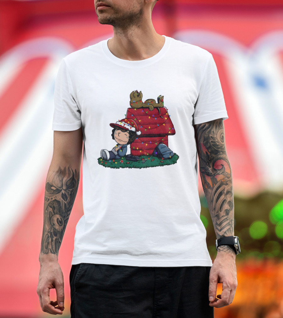 Peanuts Stranger Things Dustin Christmas Snoopy Doghouse Holiday Scene T-Shirt