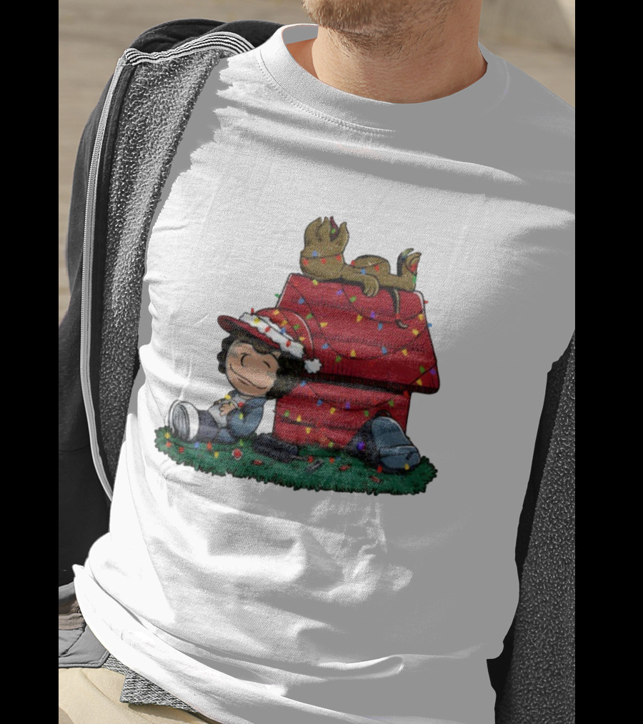 Peanuts Stranger Things Dustin Christmas Snoopy Doghouse Holiday Scene T-Shirt