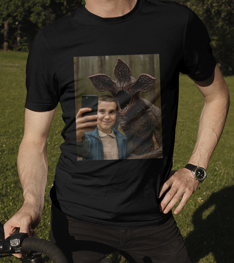 Stranger Things Eleven Demogorgon Selfie Meme Viral Fan Favorite Moment Iconic Scene T-Shirt