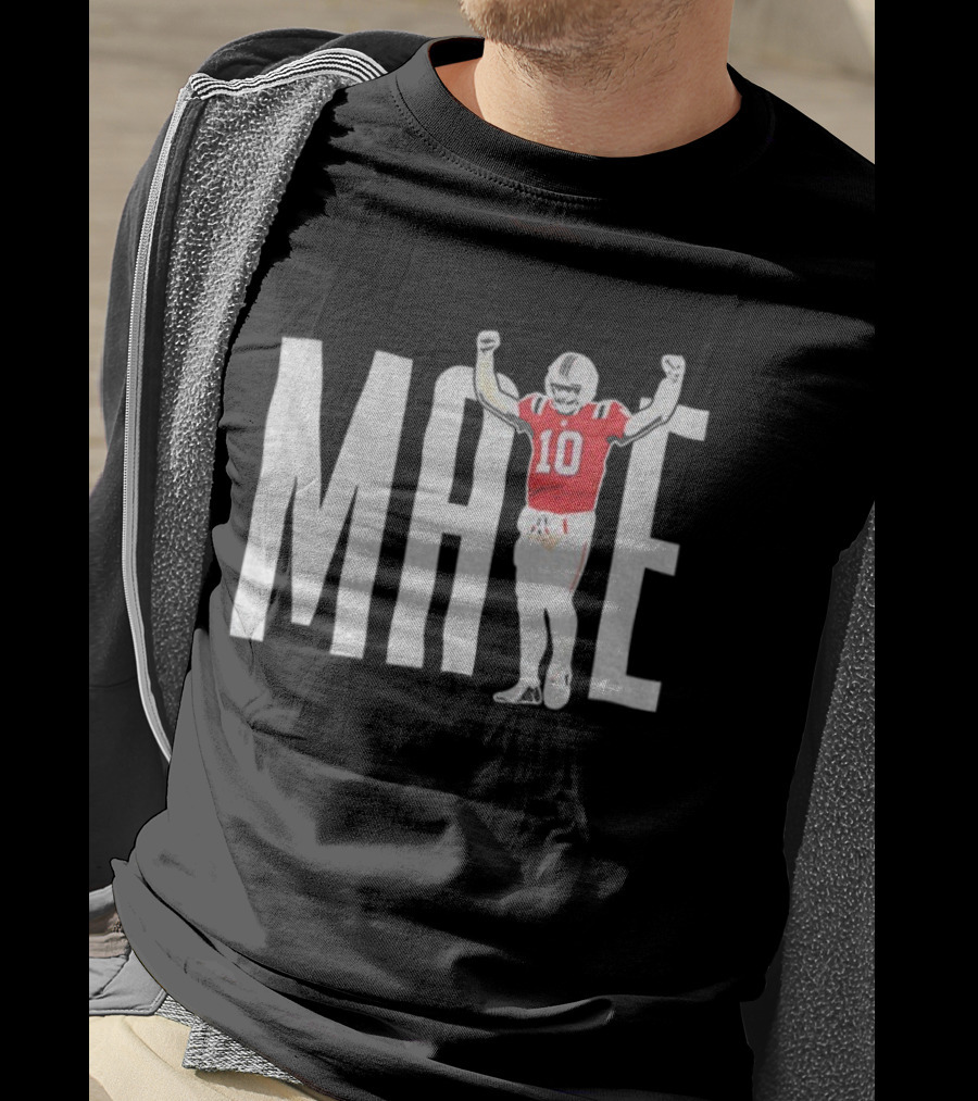 MAYE 10 New England Patriots Football NFL 2025 Cartoon T-Shirt