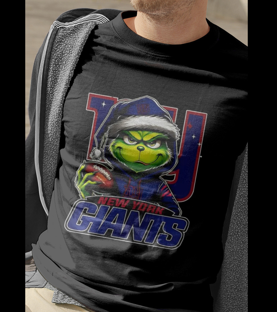 Grinch In Santa Hat Holding Football New York Giants NFL Christmas T-Shirt
