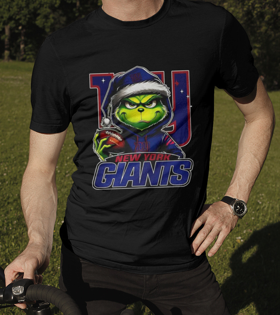 Grinch In Santa Hat Holding Football New York Giants NFL Christmas T-Shirt