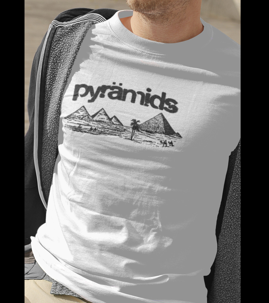 Pyramids 4028 Desert Landscape With Palm Trees T-Shirt