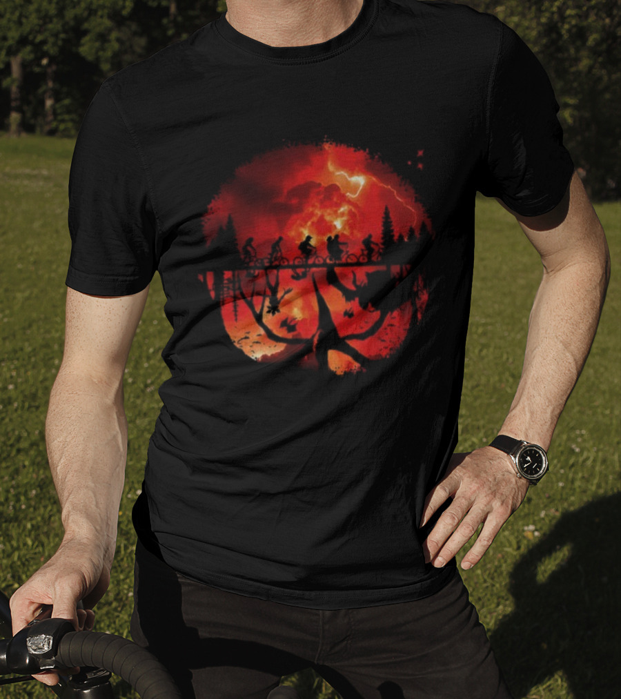 Welcome To The Upside Down 80s Horror TV Show Sunset Scene T-Shirt
