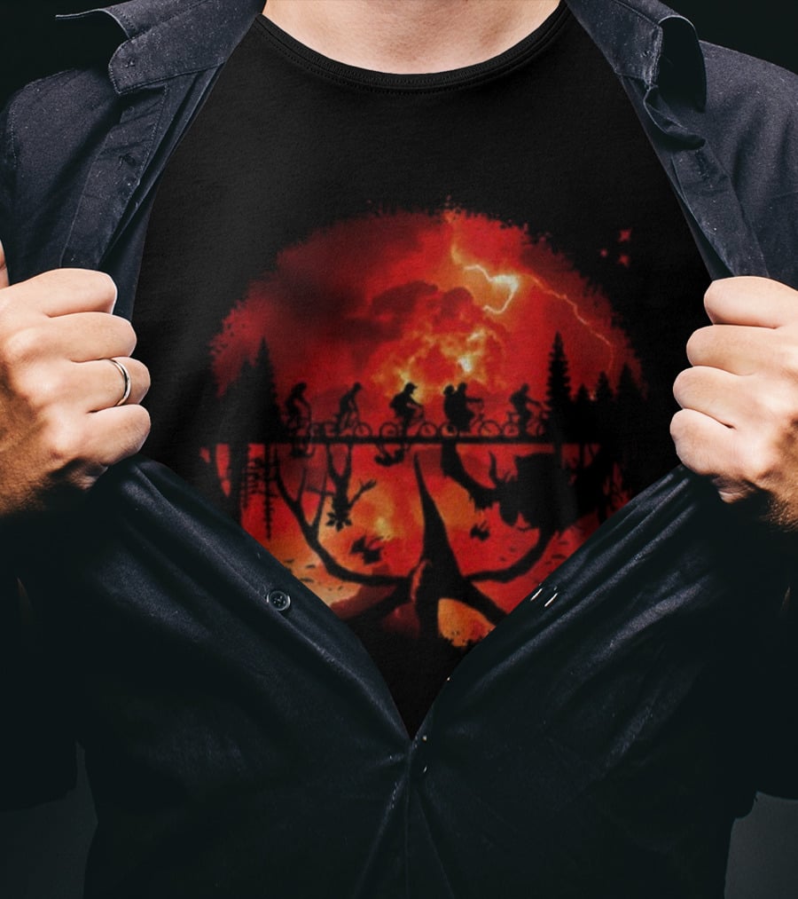 Welcome To The Upside Down 80s Horror TV Show Sunset Scene T-Shirt