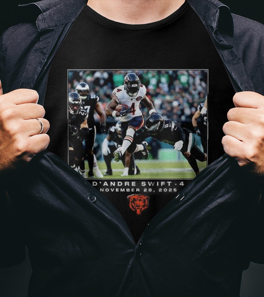 D’Andre Swift Number 4 Chicago Bears NFL December 28 2025 Game Moment T-Shirt