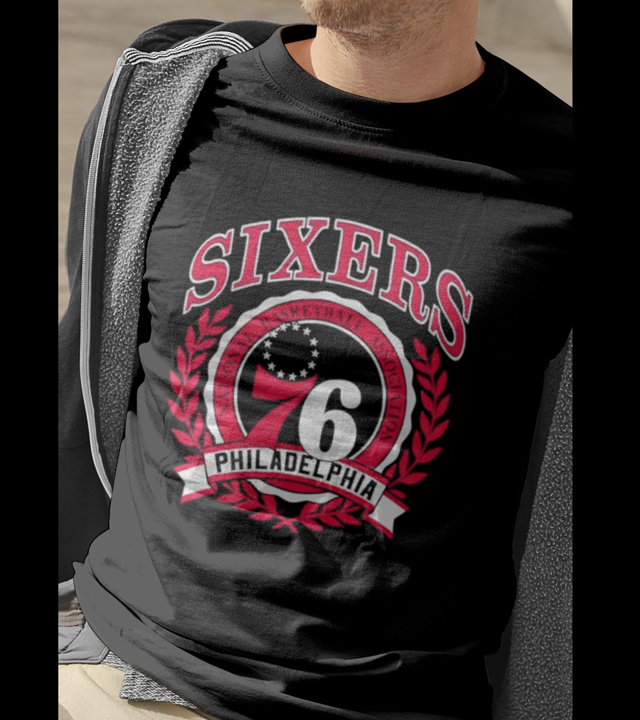 Philadelphia 76 Sixers Basketball Crest T-Shirt