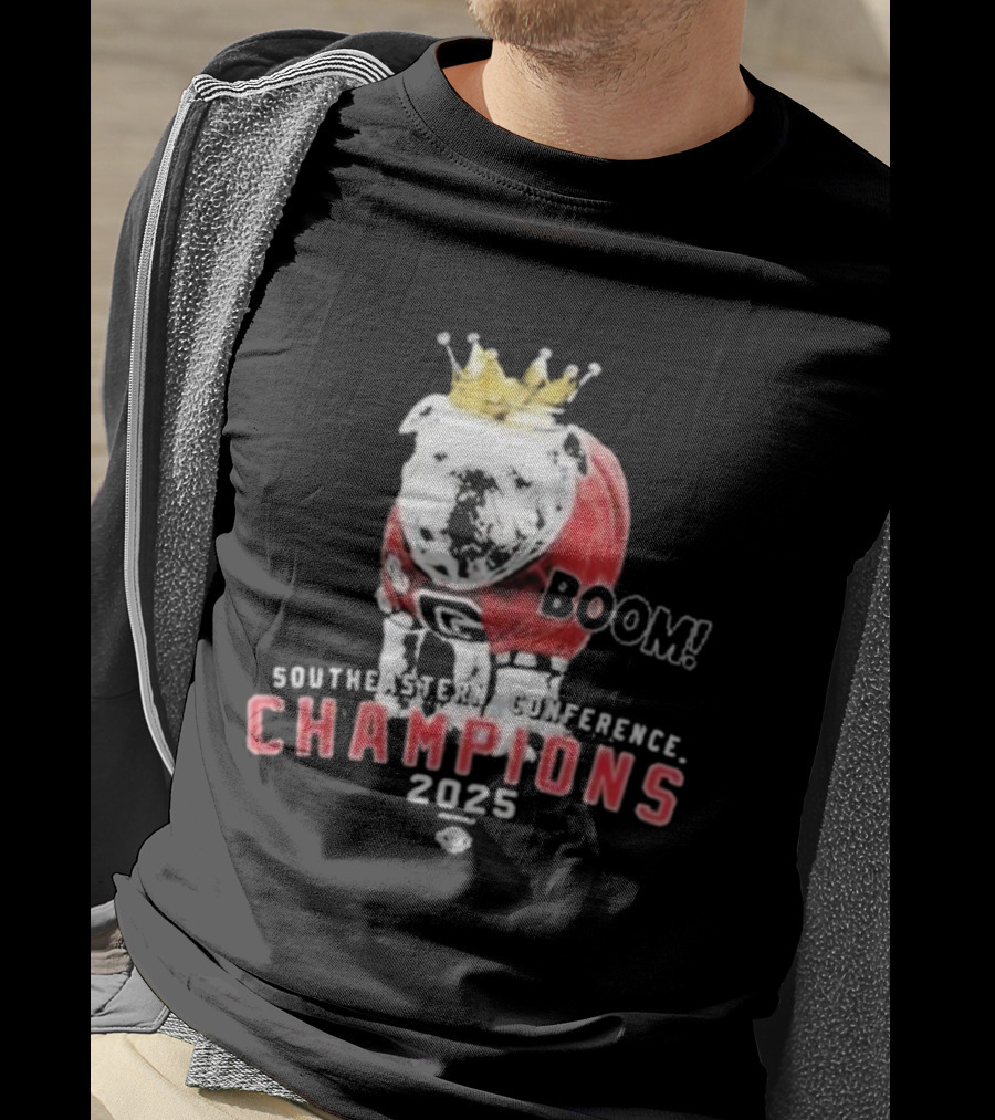 Georgia Bulldogs Boom 2025 SEC Champions UGA Crown Mascot T-Shirt