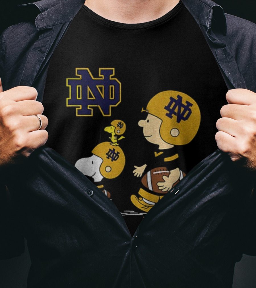 Snoopy Peanuts Notre Dame Fighting Irish Football 2025 Fan Collection T-Shirt