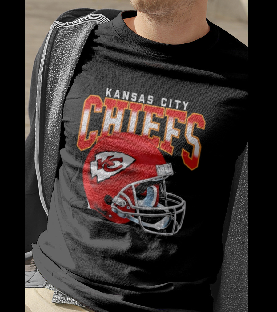 Kansas City Chiefs Red Helmet Gradient Football Icon Chiefs T-Shirt