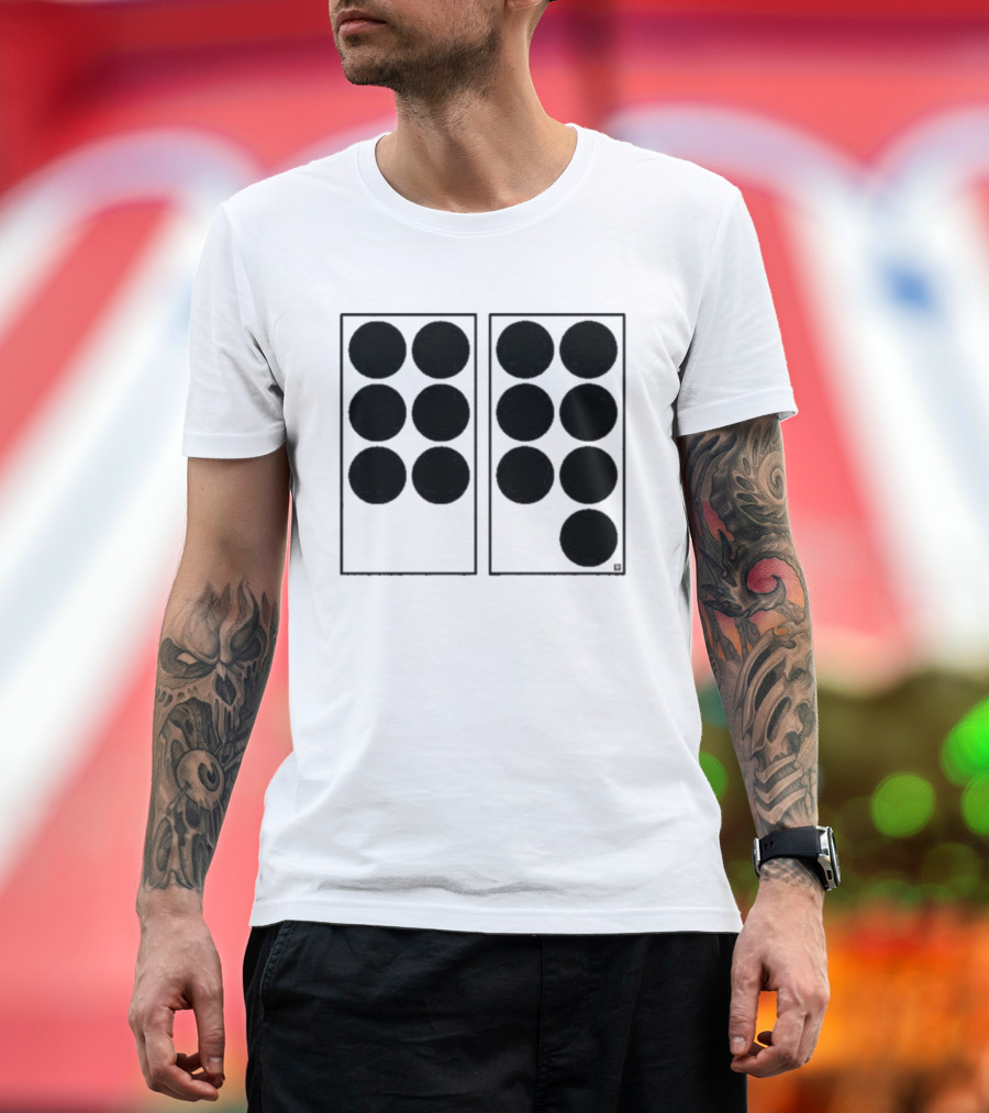 Six Seven Dots Circle Grid Pattern Retro Aesthetic T-Shirt