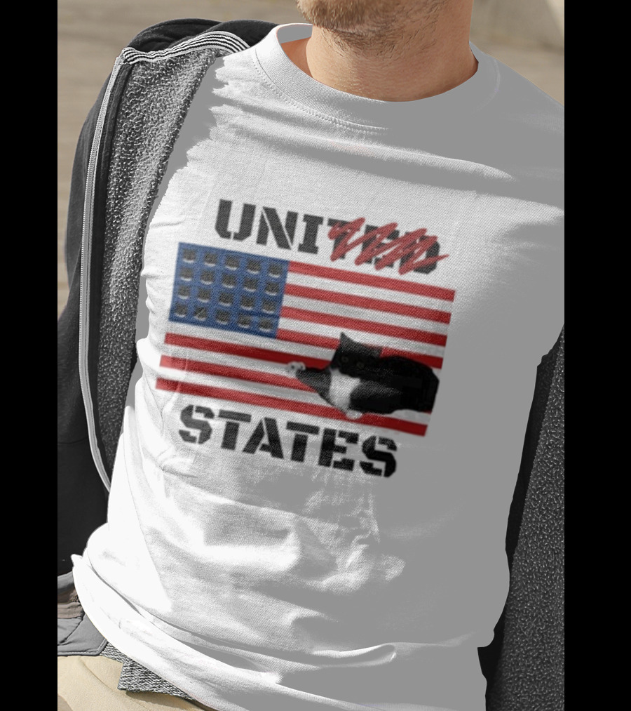Uni-Ted States Cat American Flag With Black Cat Paws T-Shirt