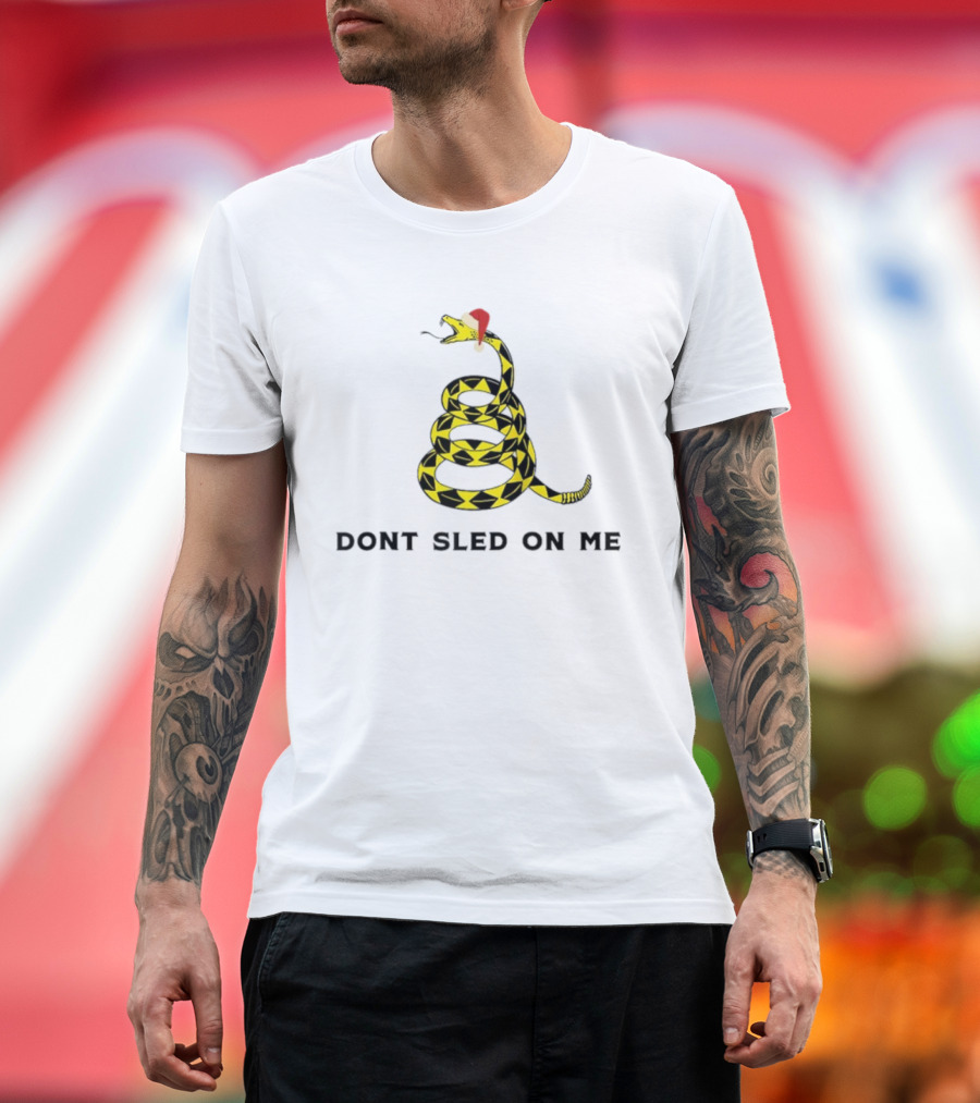 Don’t Sled On Me Santa Hat Christmas Snake Holiday Humor T-Shirt