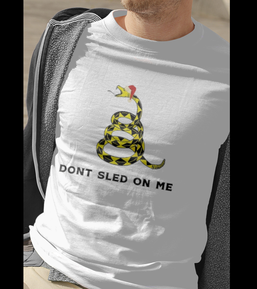 Don’t Sled On Me Santa Hat Christmas Snake Holiday Humor T-Shirt