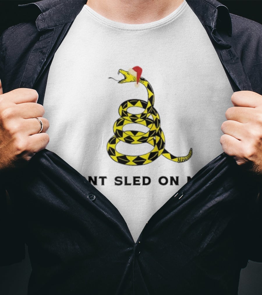 Don’t Sled On Me Santa Hat Christmas Snake Holiday Humor T-Shirt