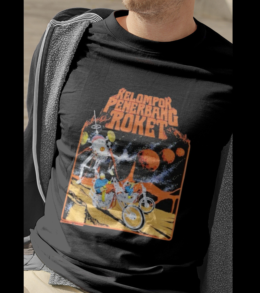 Kelompor Penerbang Roket Astronauts On Motorbikes With Mars And Spacecraft T-Shirt