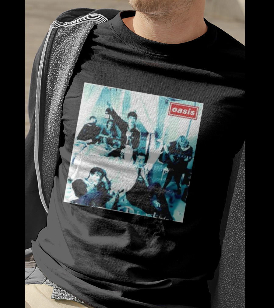 Oasis Cigarettes & Alcohol Vintage Band Photo Iconic Music Style T-Shirt