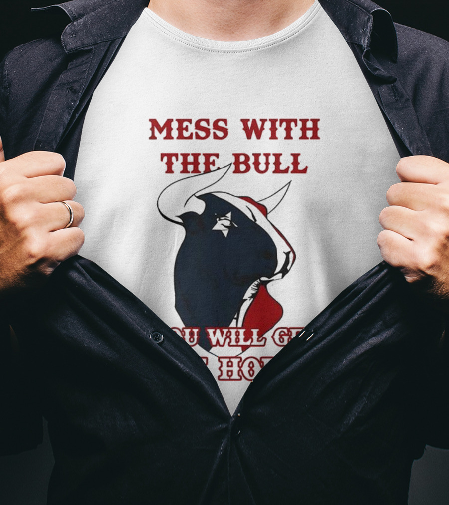 Mess With The Bull You Will Get The Horns Cowboy Hat Star Eye Red Outline T-Shirt