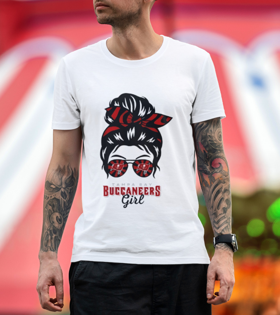 Tampa Bay Buccaneers Girl Messy Bun Glasses Bow And Sunglasses Fan T-Shirt