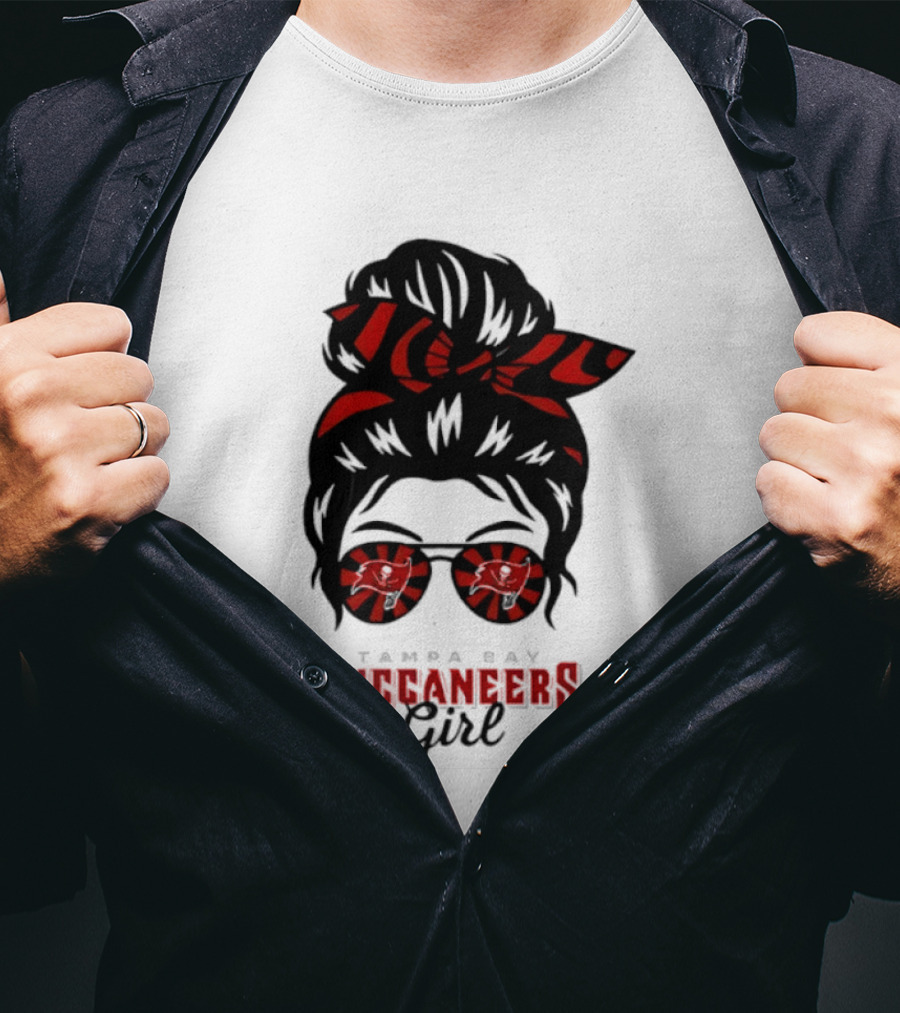 Tampa Bay Buccaneers Girl Messy Bun Glasses Bow And Sunglasses Fan T-Shirt