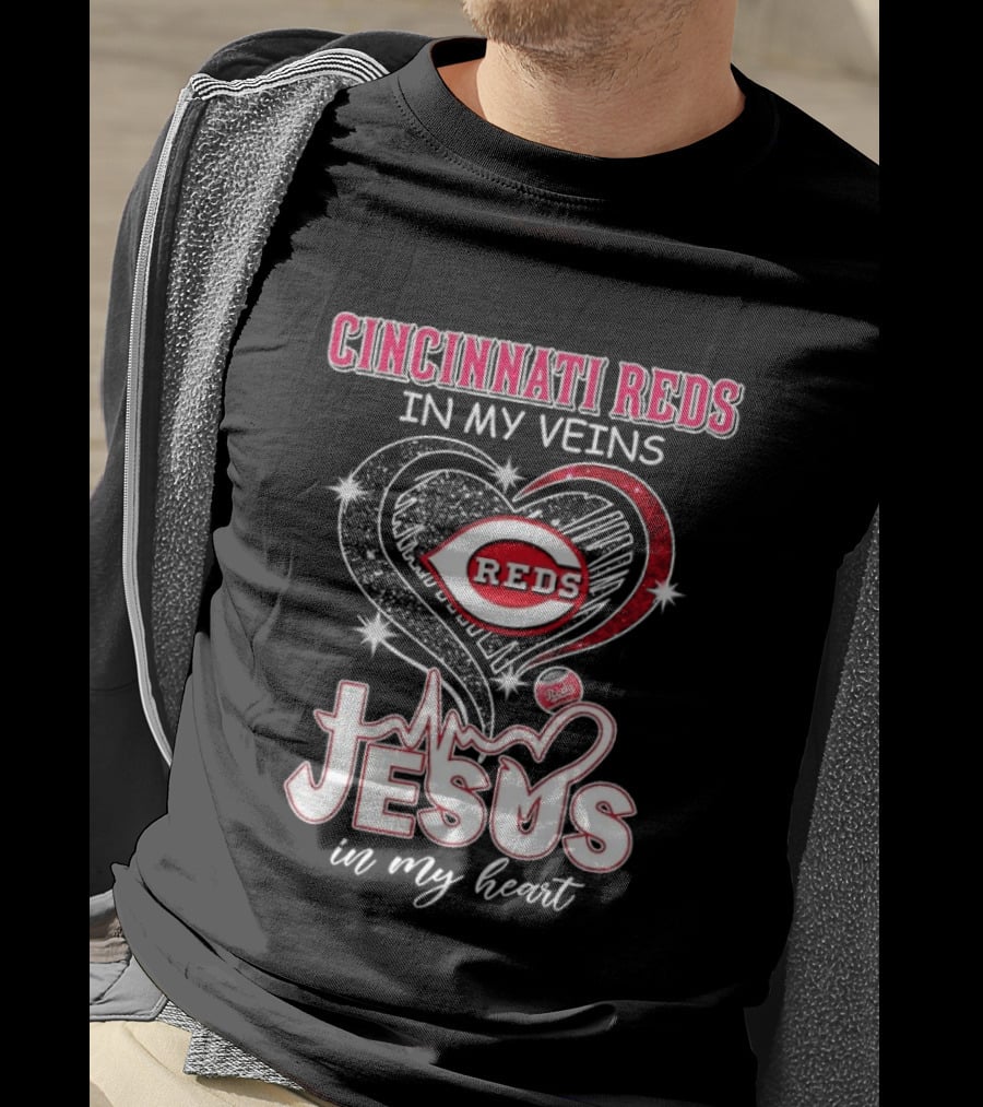 Cincinnati Reds In My Veins Jesus In My Heart Bling Bling Christian Heart T-Shirt