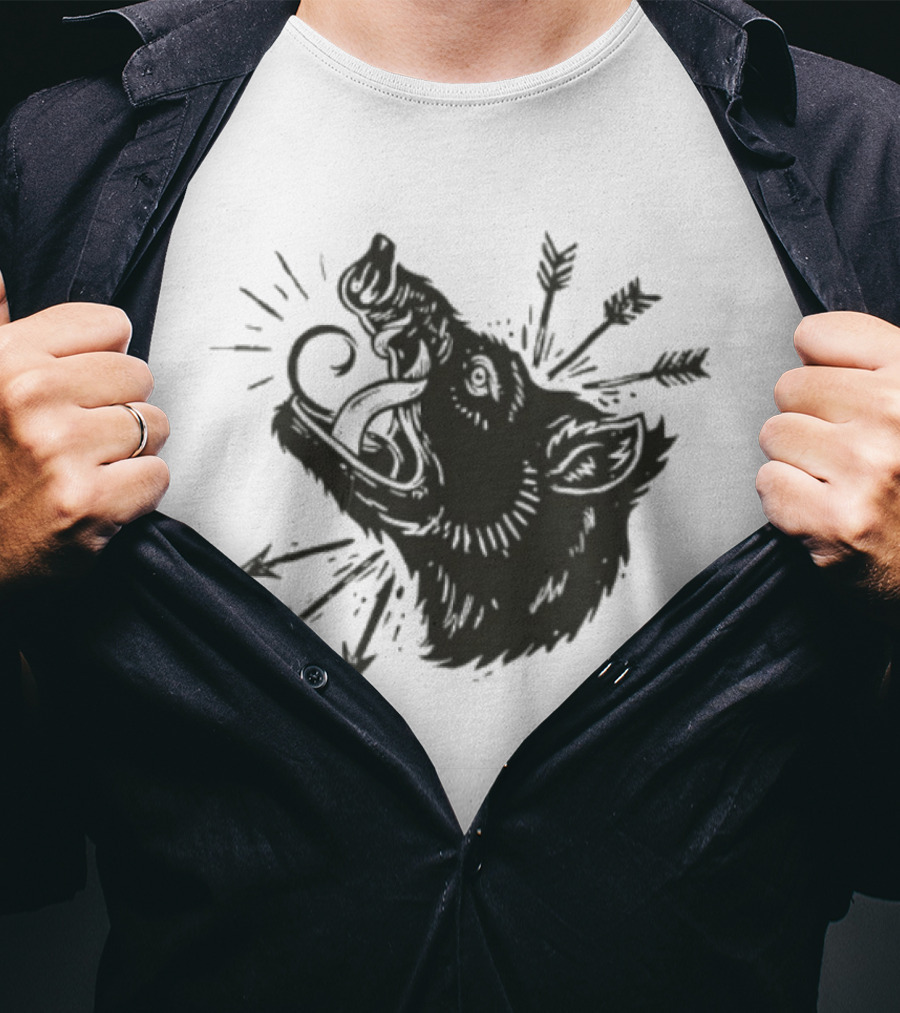 New Wolf Defiant To The End Arrows Illustrating Resilient Howling Wolf T-Shirt