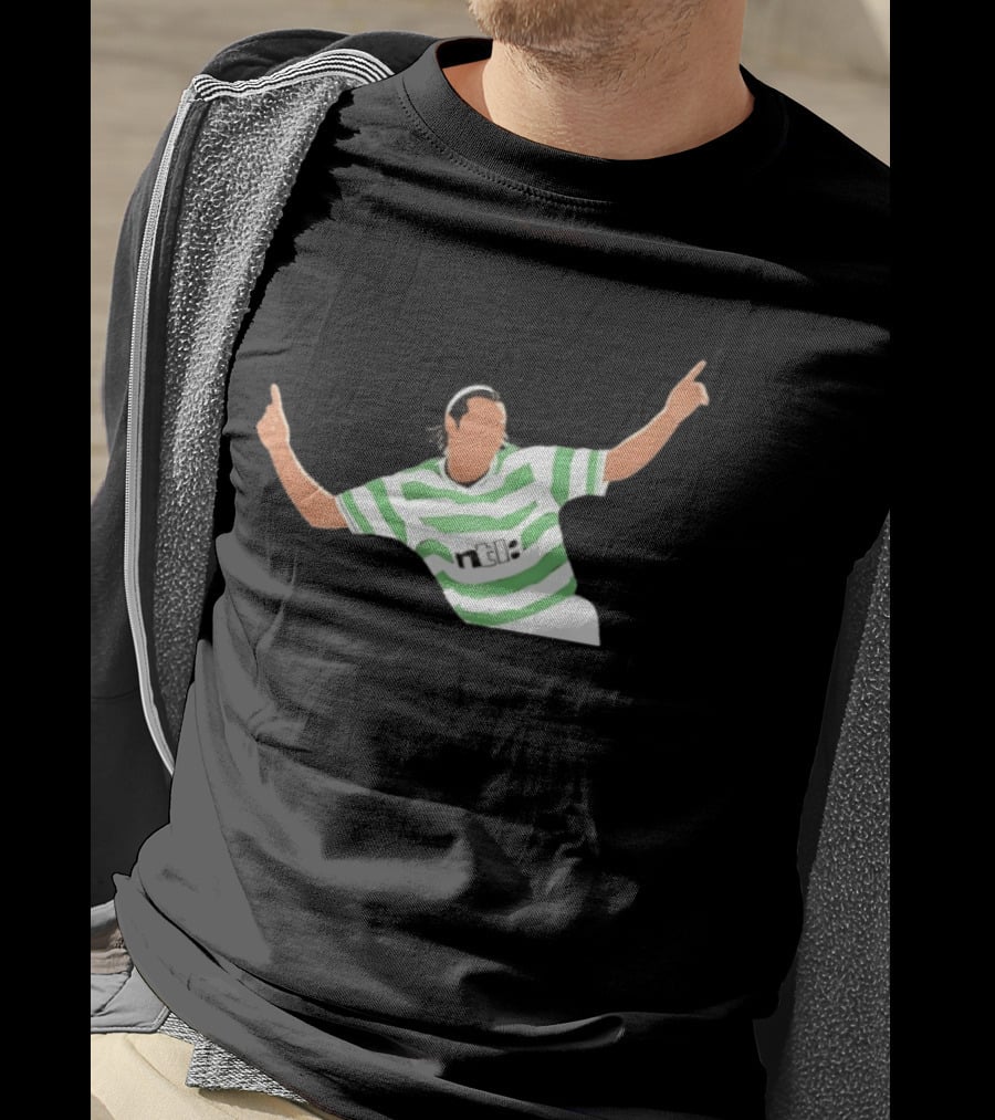 Henrik Larsson Celebrating In Celtic FC Hoops With Ntl Sponsorship T-Shirt