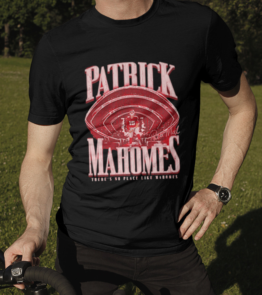 Patrick Mahomes Kansas City Chiefs Tunnel Entrance There's No Place Like Mahomes T-Shirt