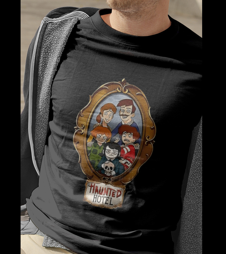 Haunted Hotel Cartoon Family Portrait Frame T-Shirt