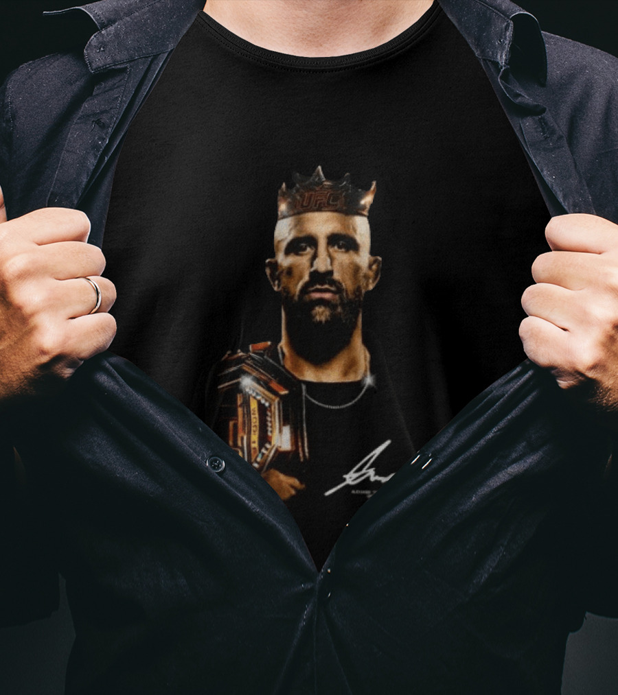 Alexander Volkanovski UFC Champion Signature With Crown And Belt T-Shirt