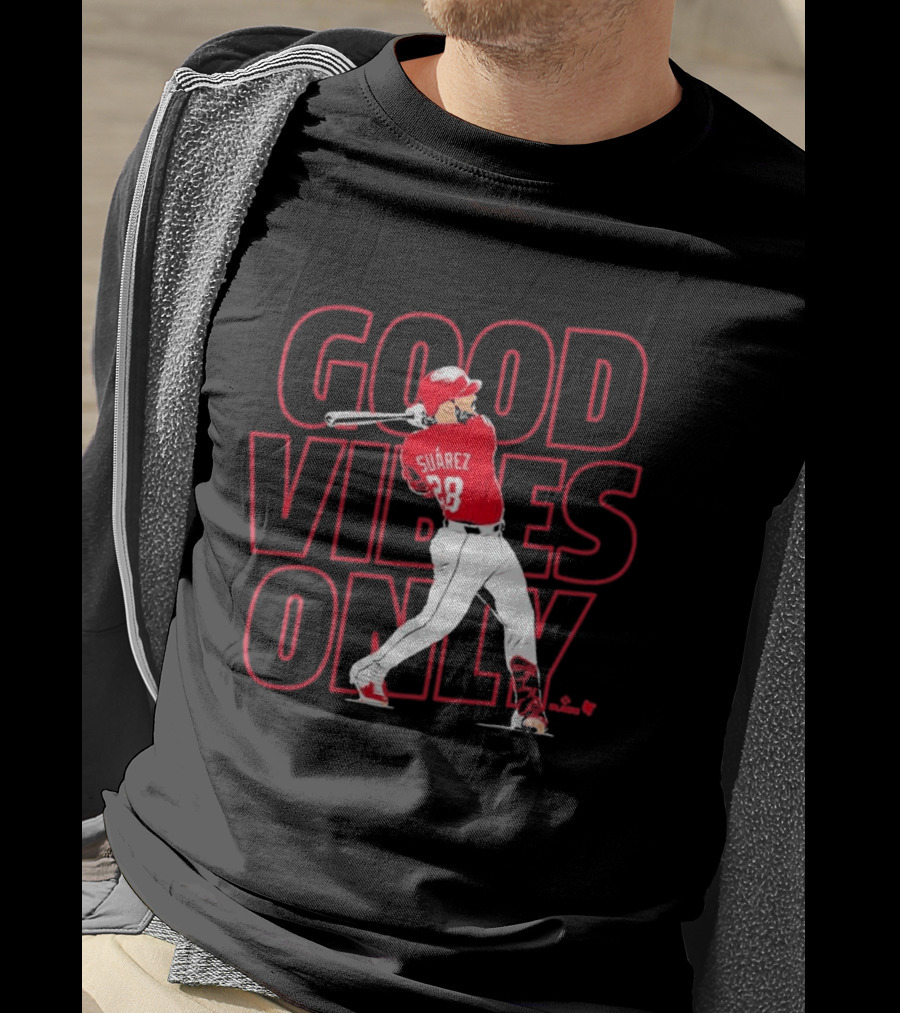 Eugenio Suárez Good Vibes Only Cincinnati Baseball Player Swinging 28 T-Shirt