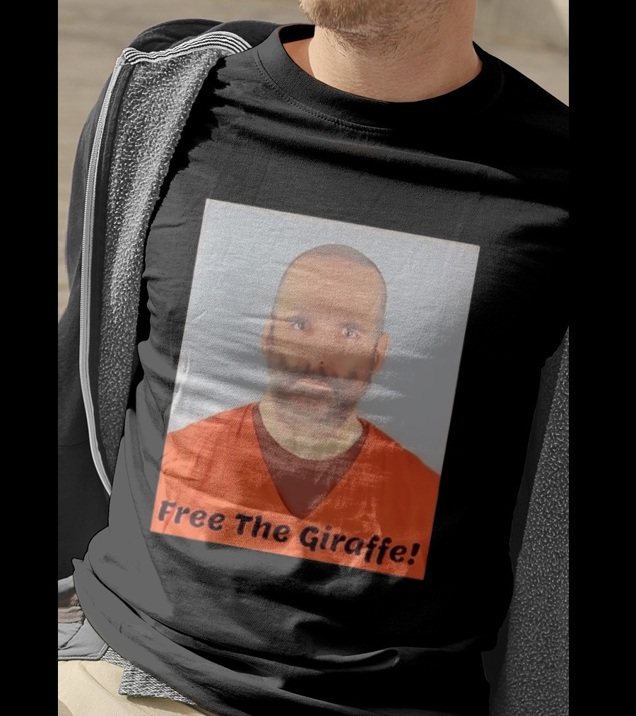 Free The Giraffe Shot Funny Jail Photo T-Shirt