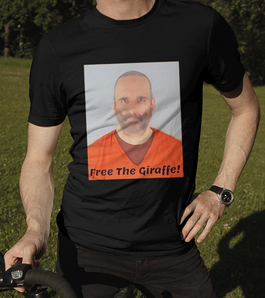 Free The Giraffe Shot Funny Jail Photo T-Shirt