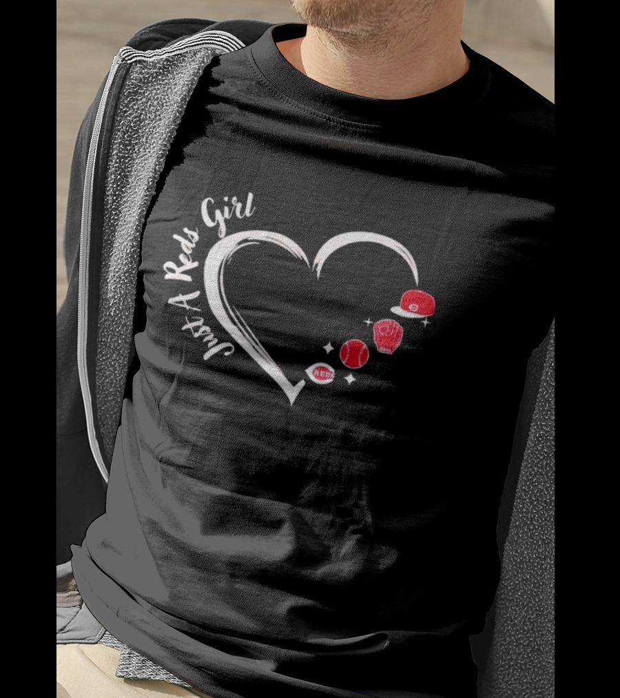 Cincinnati Reds Heart Baseball Cap Glove Fan Girl T-Shirt