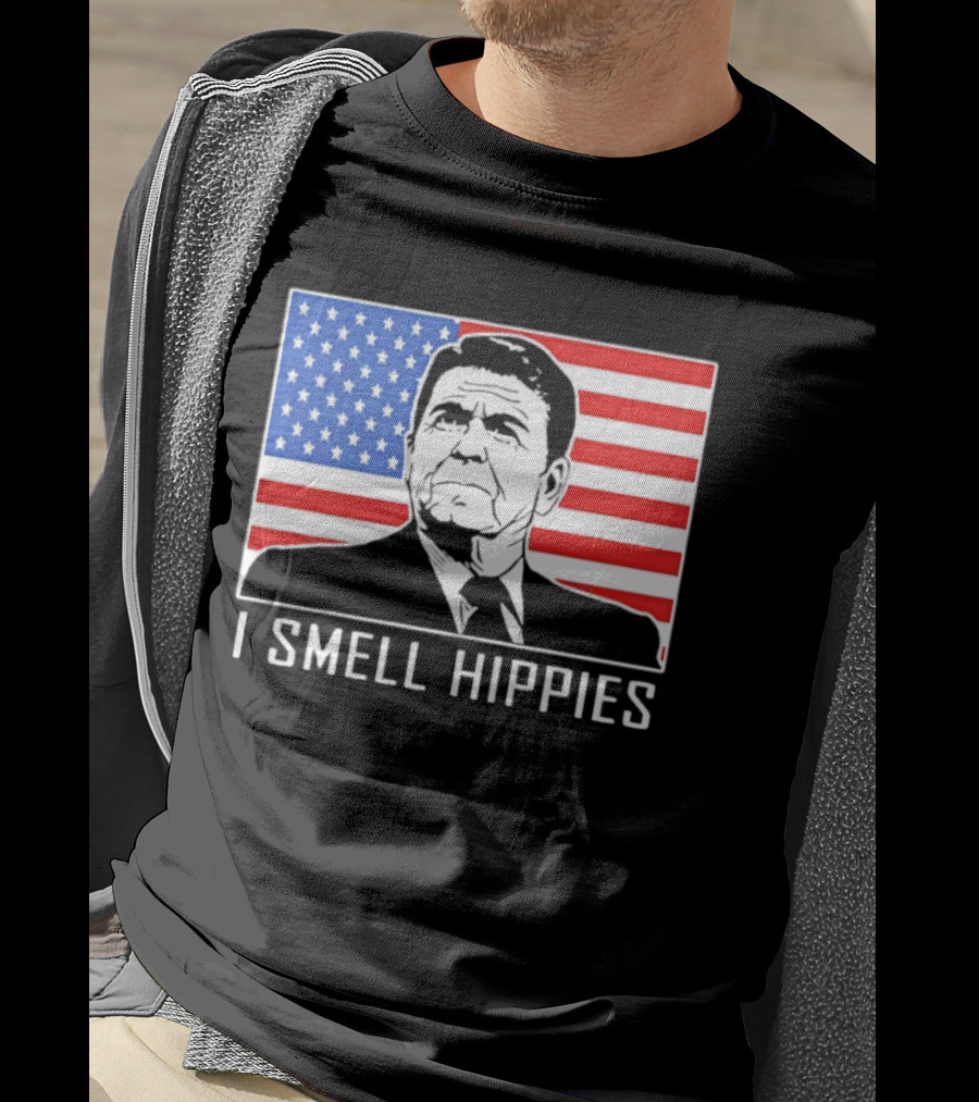 I Smell Hippies Ronald Reagan American Flag Stars And Stripes T-Shirt