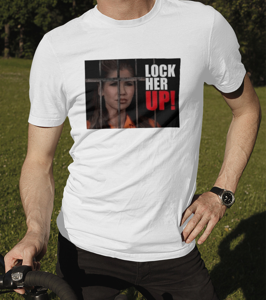 Lock Her Up Kristi Noem Bars Orange Jump Suit T-Shirt