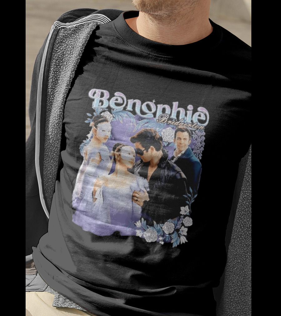 Benophie Bridgerton Romance Masquerade Fantasy Roses T-Shirt