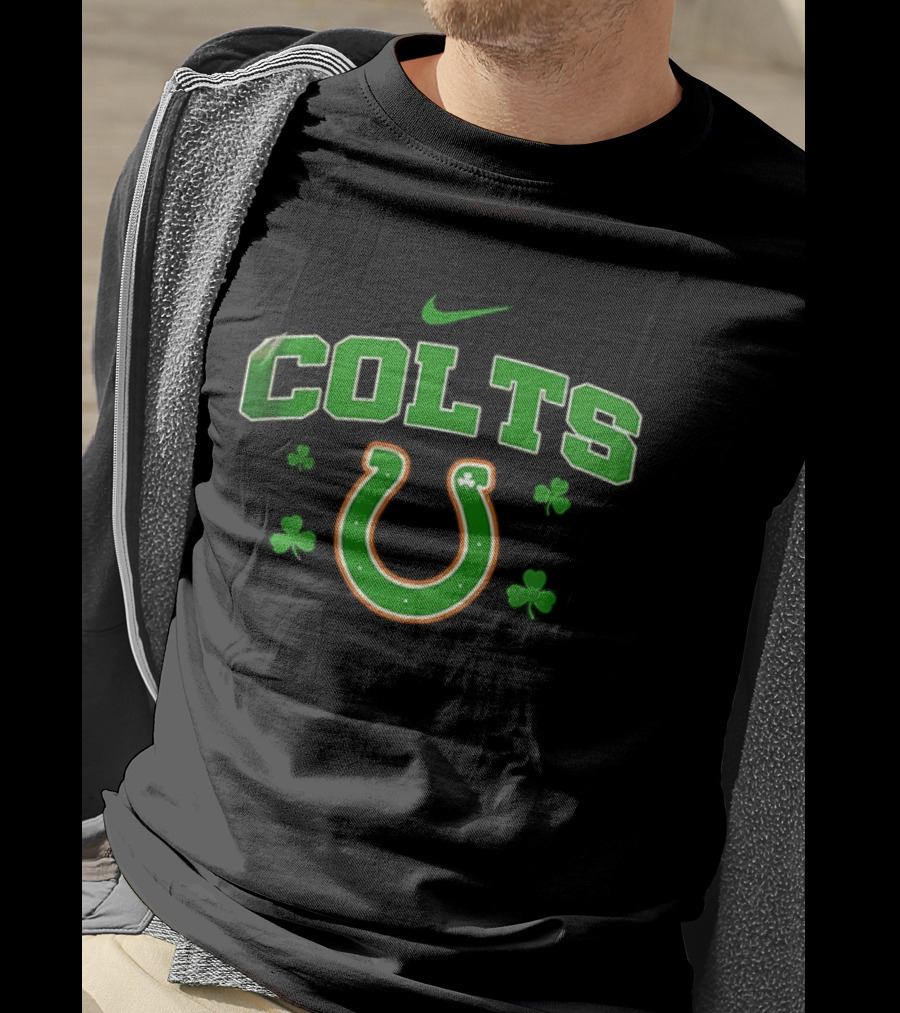 Indianapolis Colts Irish Woman Shamrock Horseshoe Luck Charm T-Shirt