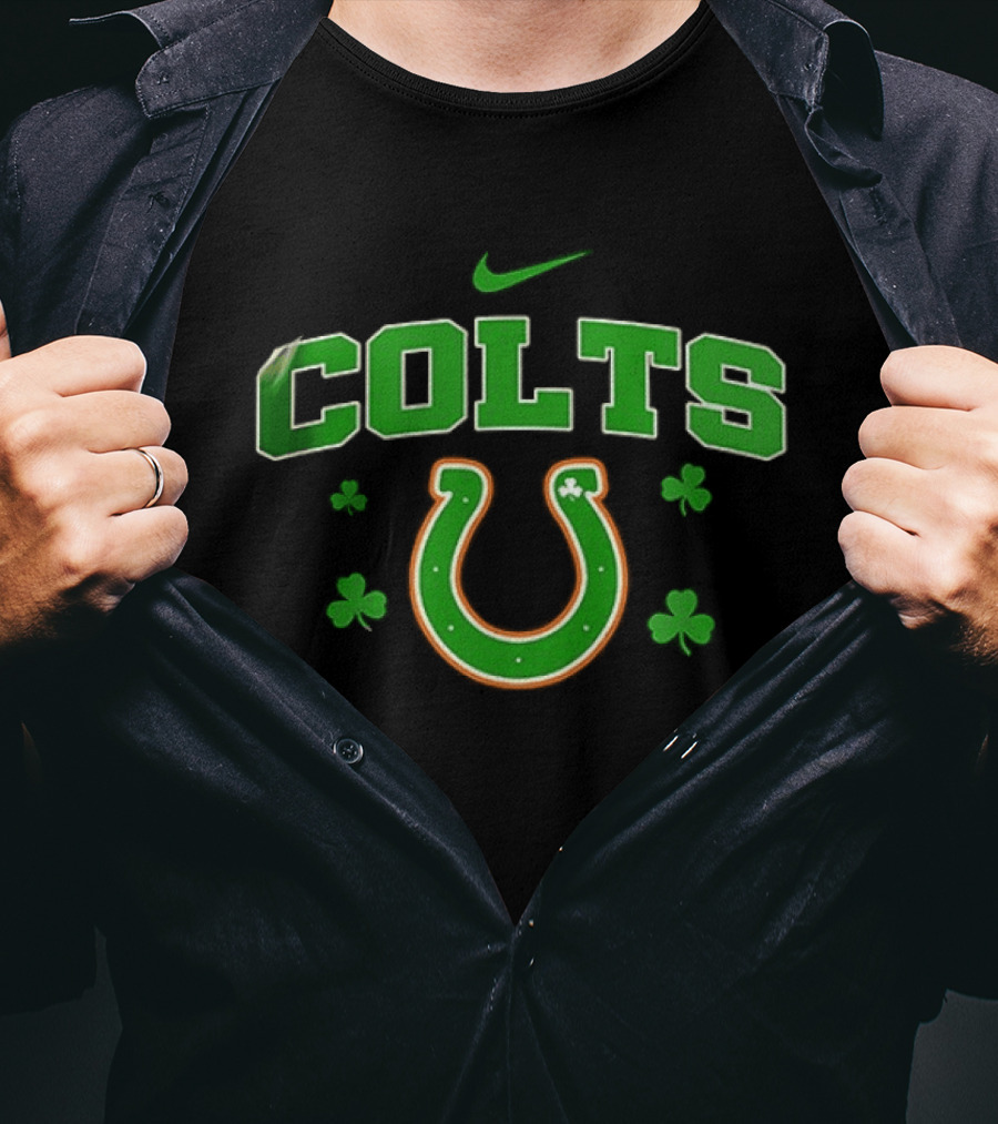 Indianapolis Colts Irish Woman Shamrock Horseshoe Luck Charm T-Shirt