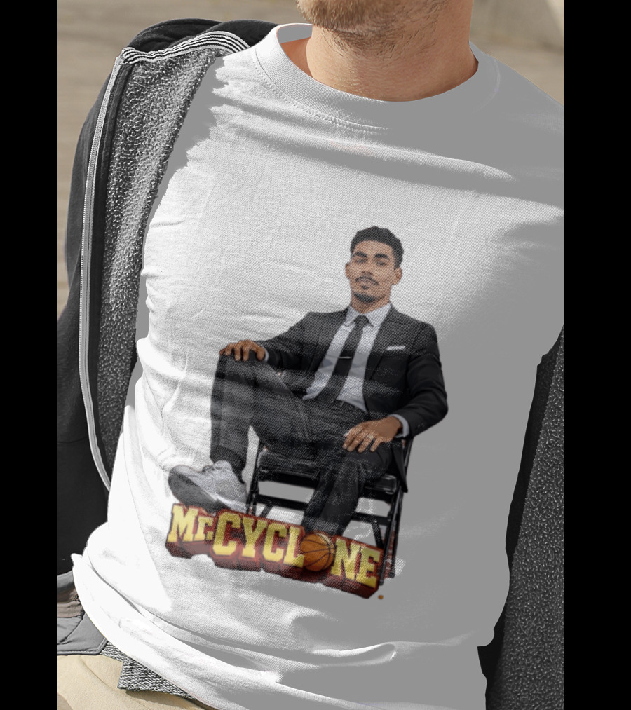 Mr Cyclone Tamin Lipsey In Suit On Chair Iowa State Cyclones T-Shirt