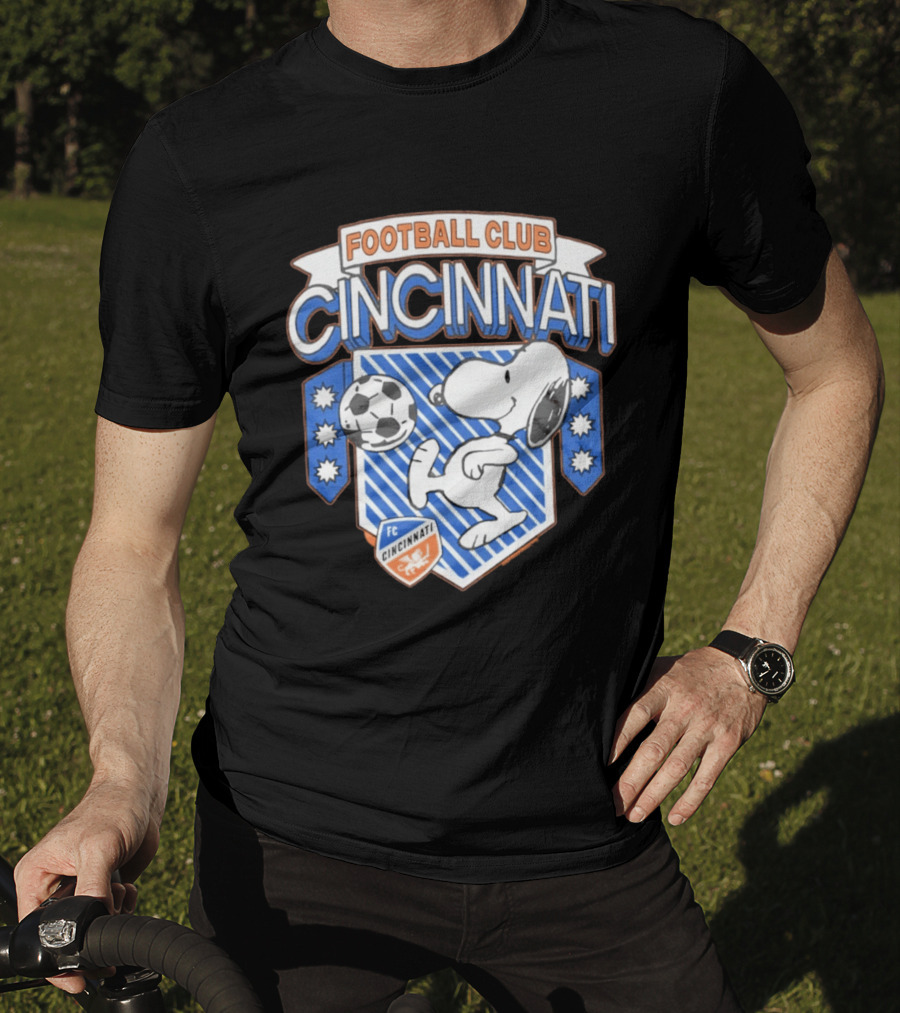 Peanuts Snoopy Kicking Soccer Ball Football Club Cincinnati FC T-Shirt