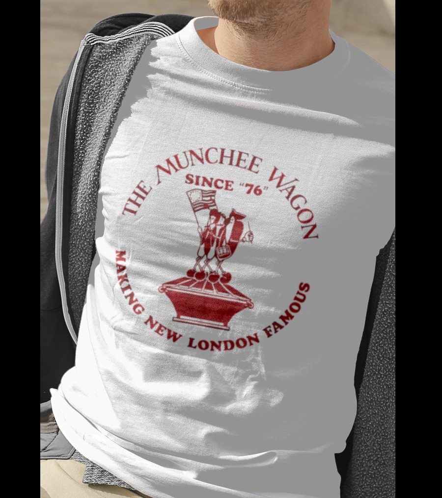 The Munchee Wagon Since '76 Making New London Famous T-Shirt