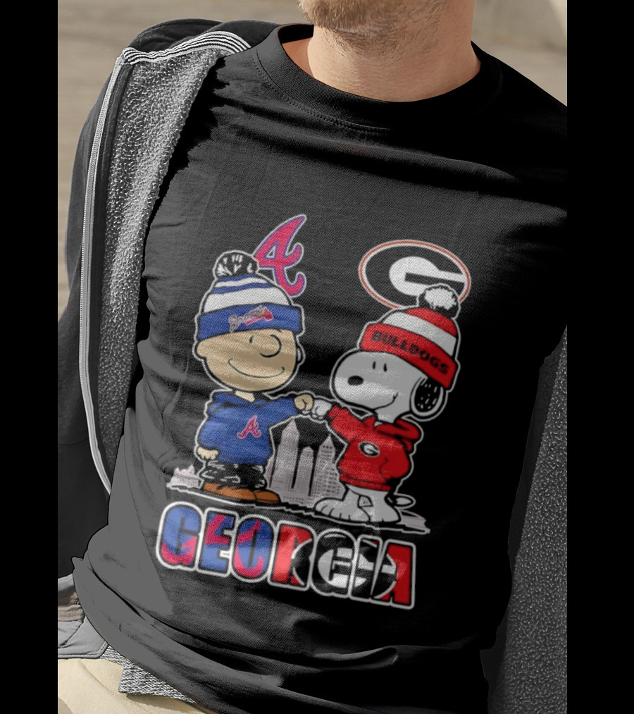 Atlanta Braves Charlie Brown Georgia Bulldogs Snoopy Merry Peanuts Christmas 2025 T-Shirt