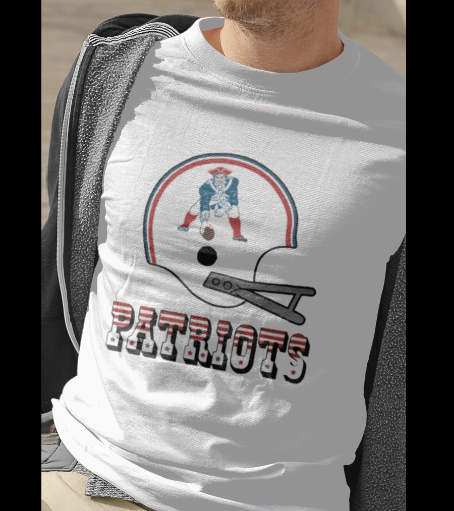New England Patriots Helmet Throwback T-Shirt