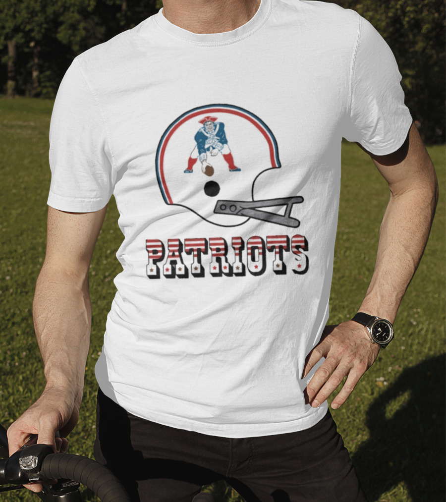 New England Patriots Helmet Throwback T-Shirt