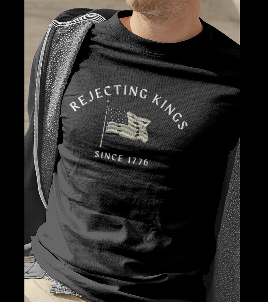 Rejecting Kings Since 1776 Vintage Patriotic American Flag Ships Free For Sale T-Shirt
