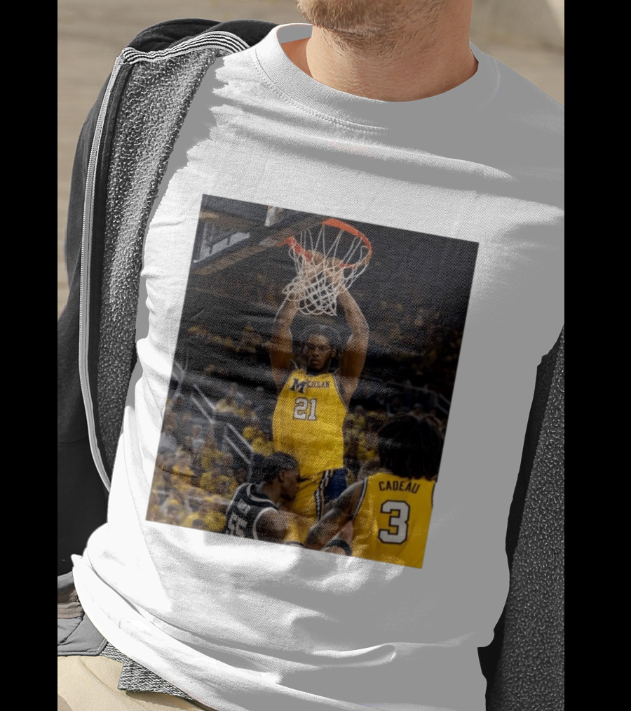 Morez Johnson Jr. Dunk Michigan Vs Carr Cadeau Basketball Moment T-Shirt